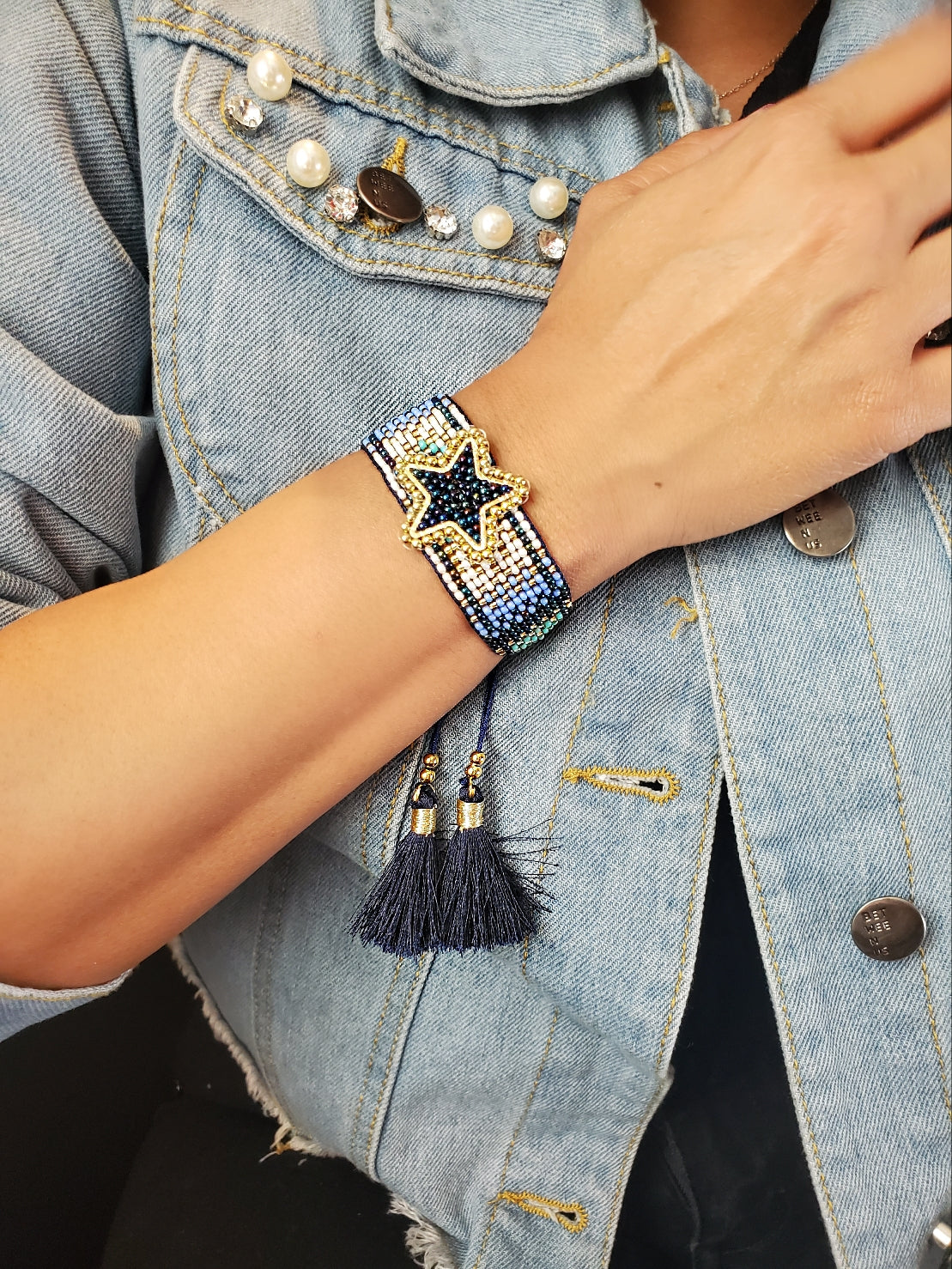 Metallic star bracelet